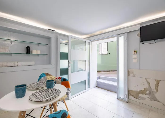 Little In Αργοστόλι